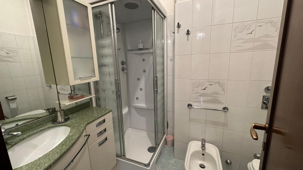 Dehomes - Two Bedrooms, Terrace, Wi-Fi, Tram To Centre & Rho Fiera Milano Esterno foto